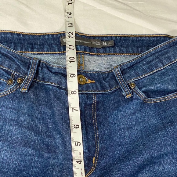 Levi's Demi Curve Mid Rise Boot Cut Dark Wash Jean - Picture 10 of 15